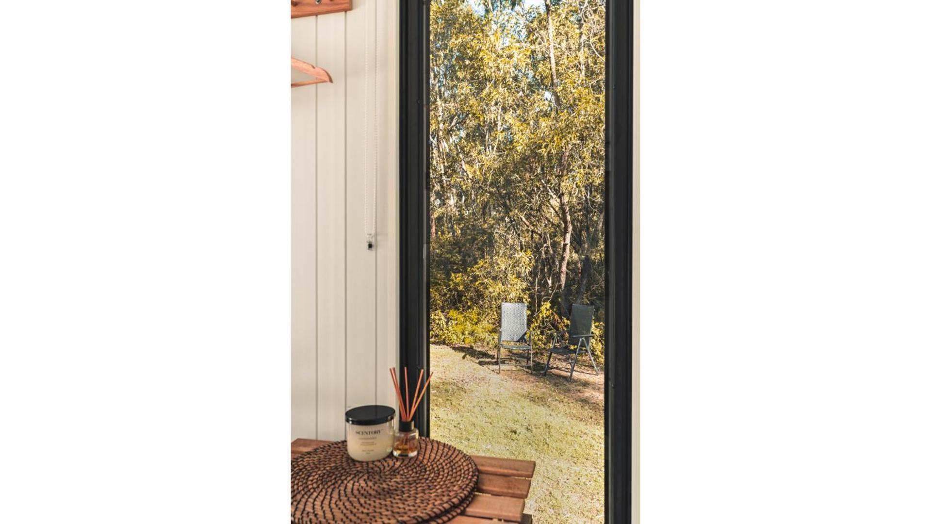 Holiday home Mirror Reflections By Tiny Away Tamborine